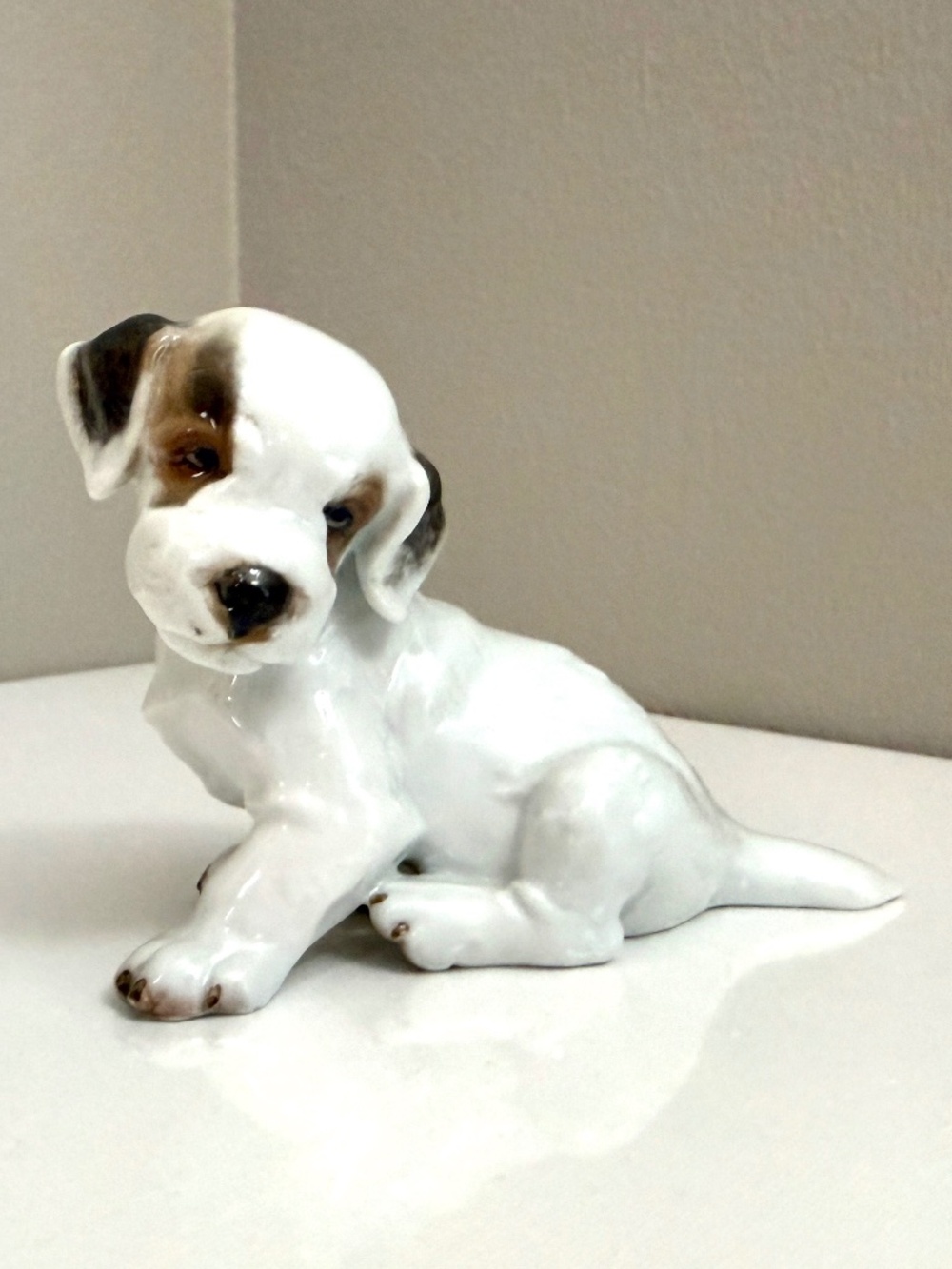 VNTG 1950s Rosenthal Germany Seated Puppy Figure in Perfect Condition.